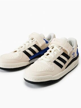 Adidas Orignal Forum Low Shoes - Cream and Black/Blue